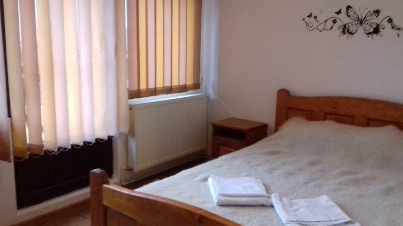 Hotel Casa Magnolia Tulgheş Zewnętrze zdjęcie